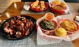 Let’s Eat MKE! Urban Eatery Highlight of Ashley’s Que Too
