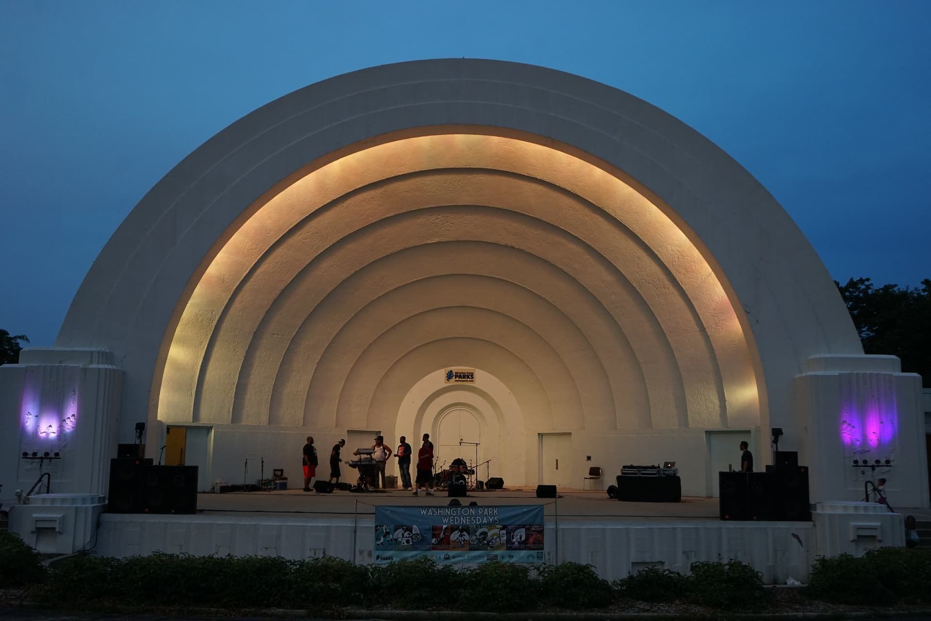 Here are 11 free concert series in Milwaukee