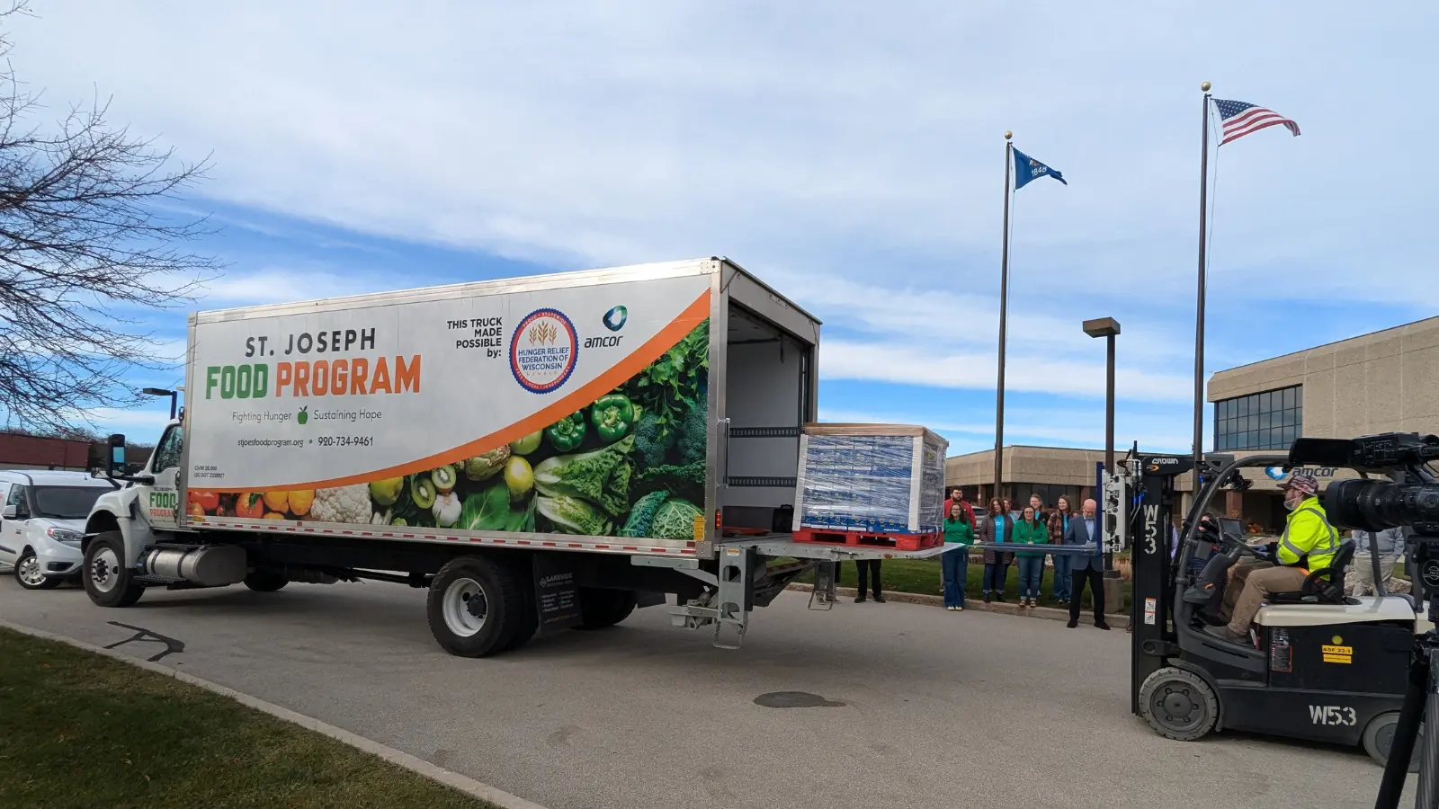 Amcor & Kraft Heinz donate 78,000 boxes of Mac & Cheese