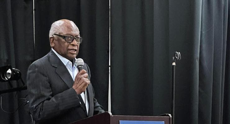 Congressman James Clyburn meets with Milwaukee Civil Rights Activists