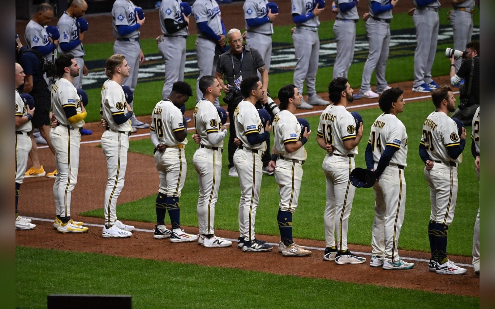 The Milwaukee Brewers Sweep the Los Angeles Dodgers to Advance to the World Series