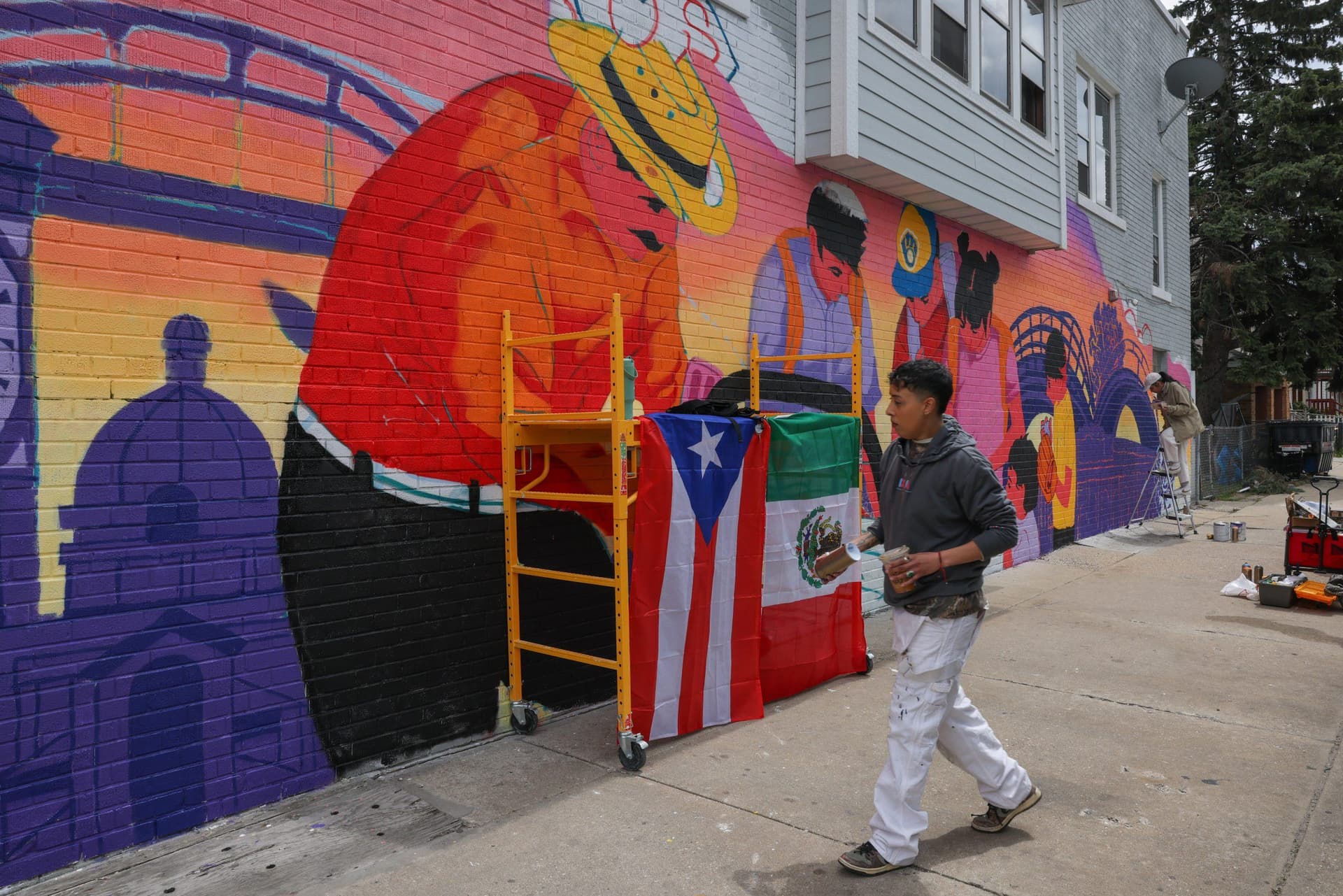 Paletas, paint and pride: New South Side mural celebrates community and summer sunsets