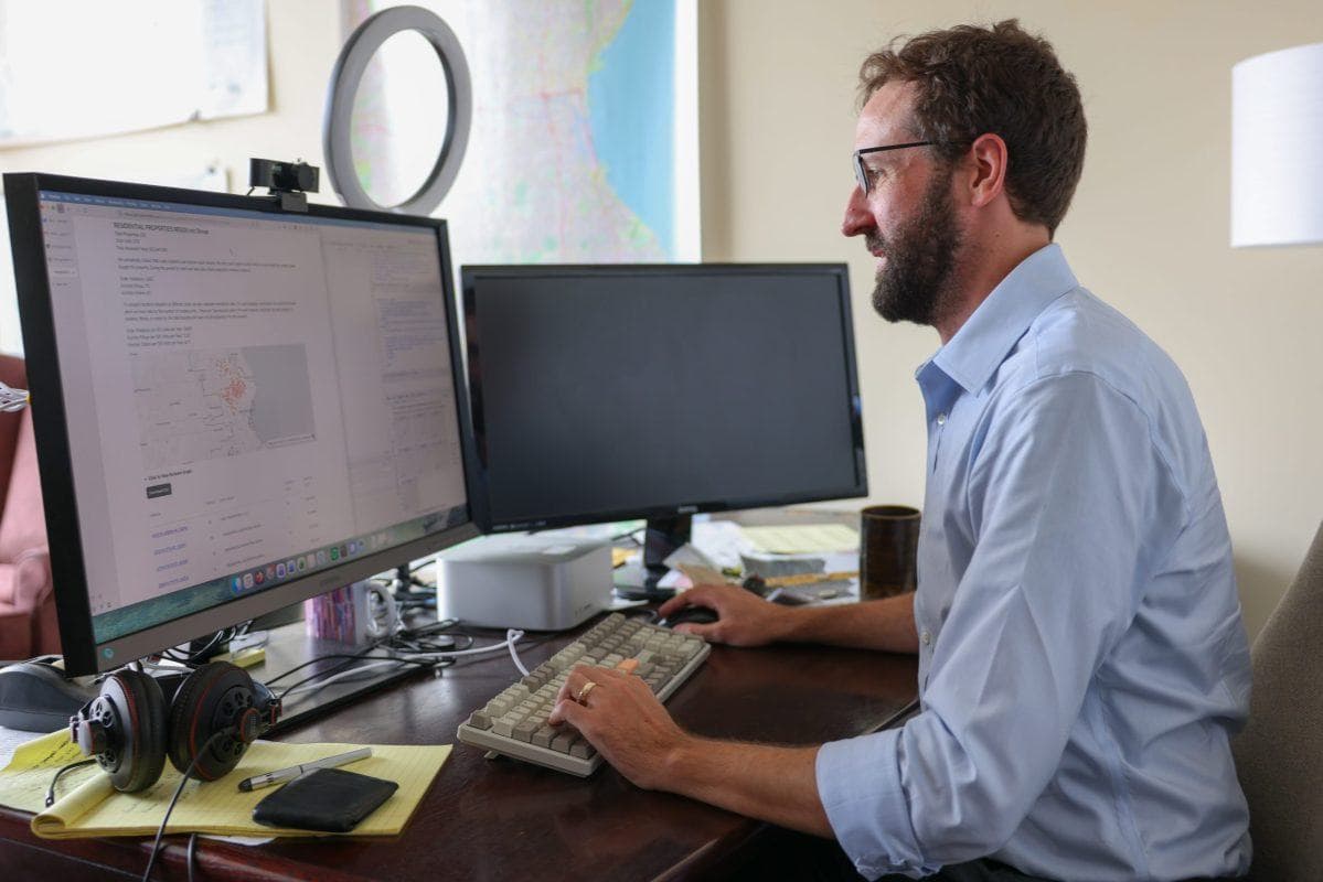Landlords often run a background check on you. New online tool helps you background check them.