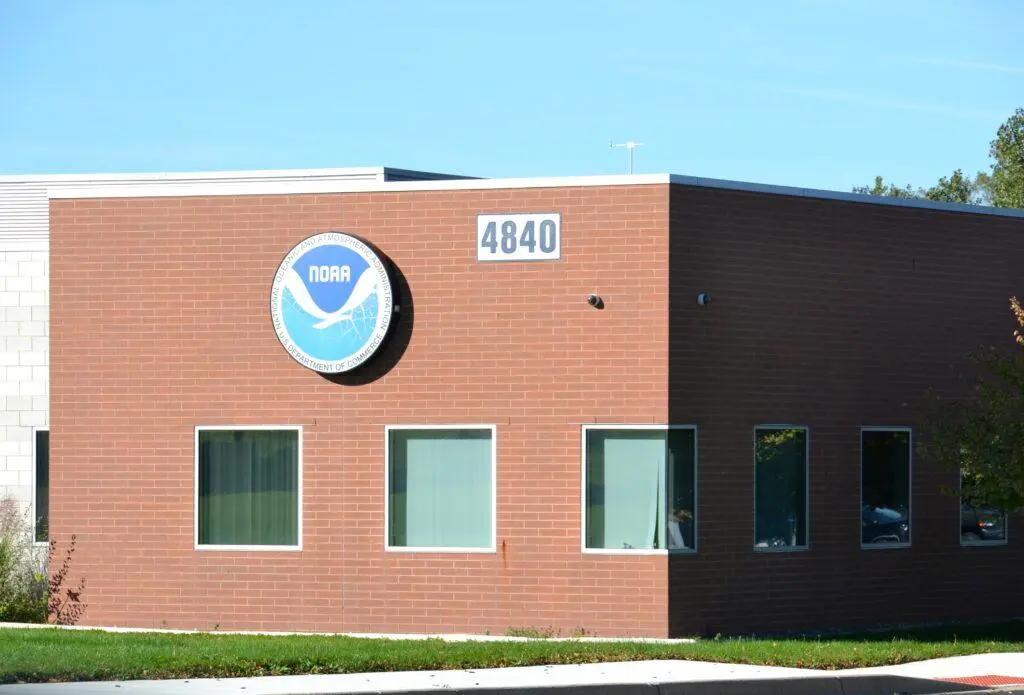 Great Lakes lab hit by DOGE is hanging on — for now