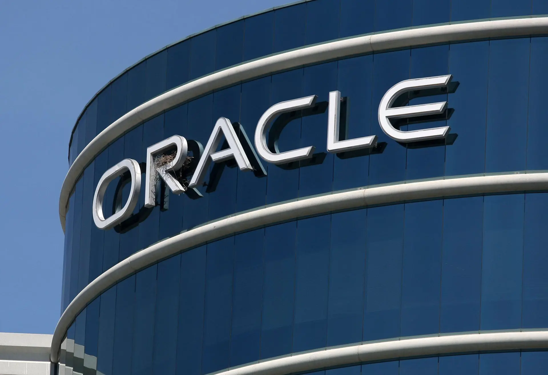 Oracle drops lawsuit challenging Wisconsin data center credit rules