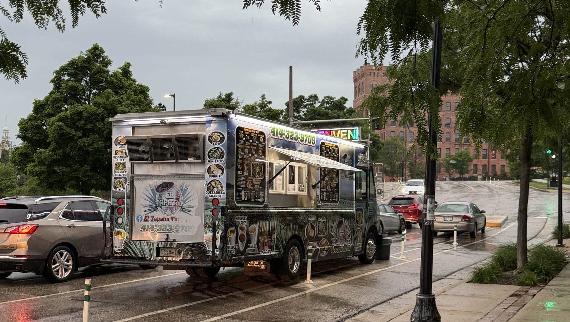 Food trucks in downtown Milwaukee to remain open for now