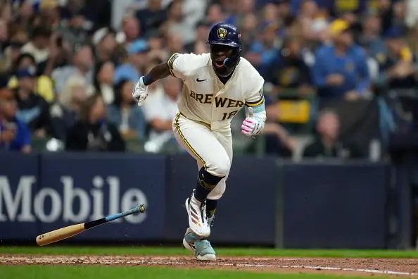 Luis Lara delivers for Brewers to beat Dodgers in Game 1 of NLCS