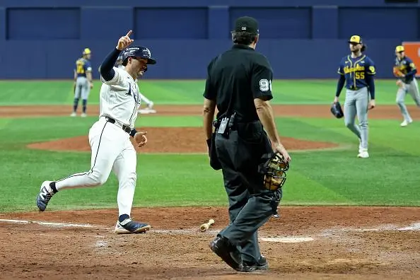 Brewers lose Game 4 of World Series to Rays as bullpen finally cracks