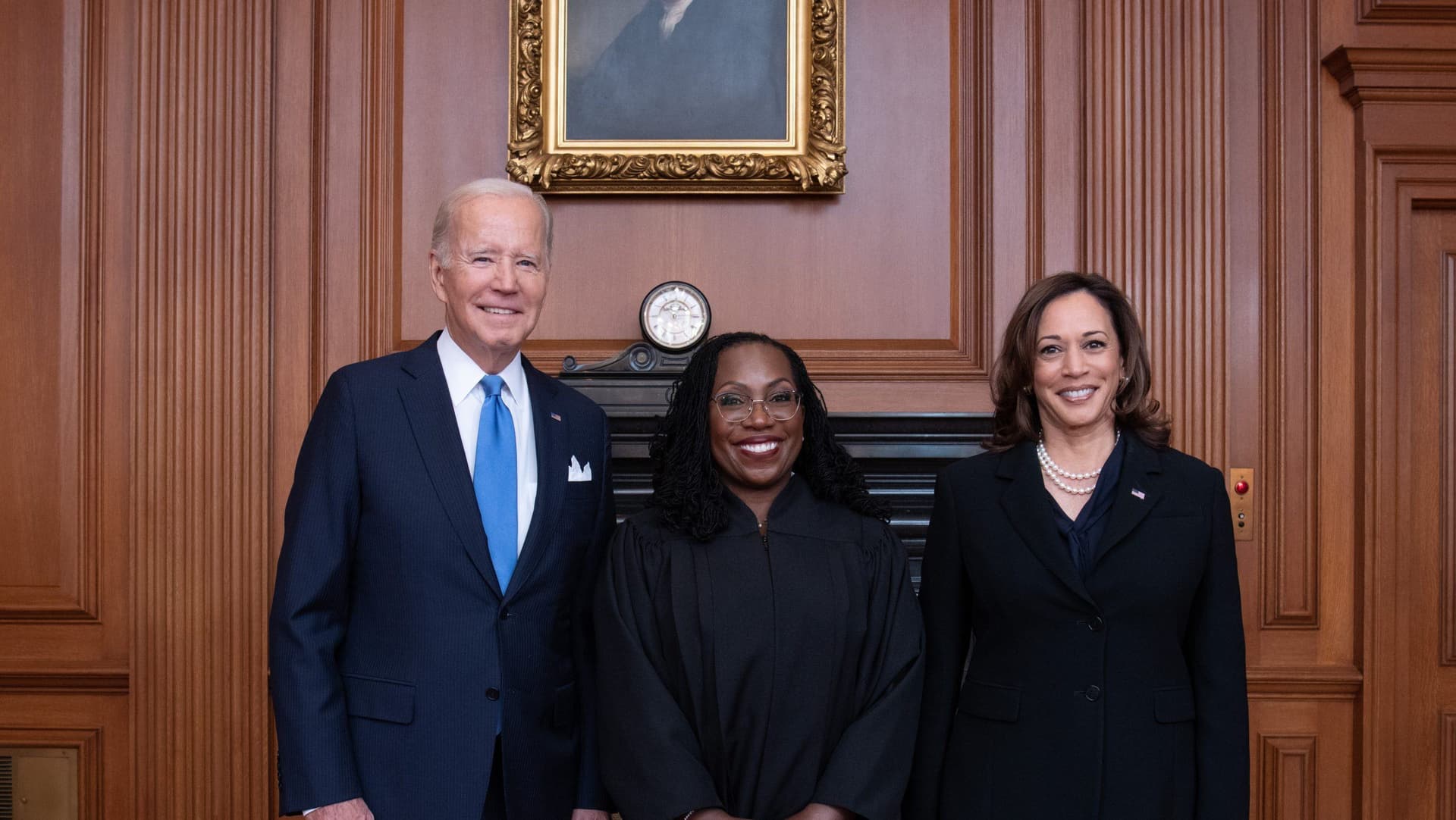 Clarence Thomas: Black Robe, White Justice