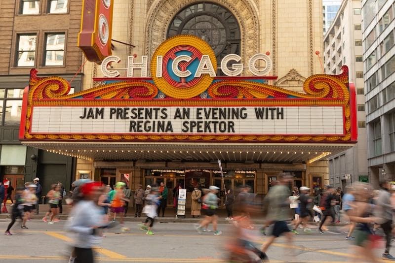 Jehovah’s Witnesses Back at the Chicago Marathon for the First Time in Three Years