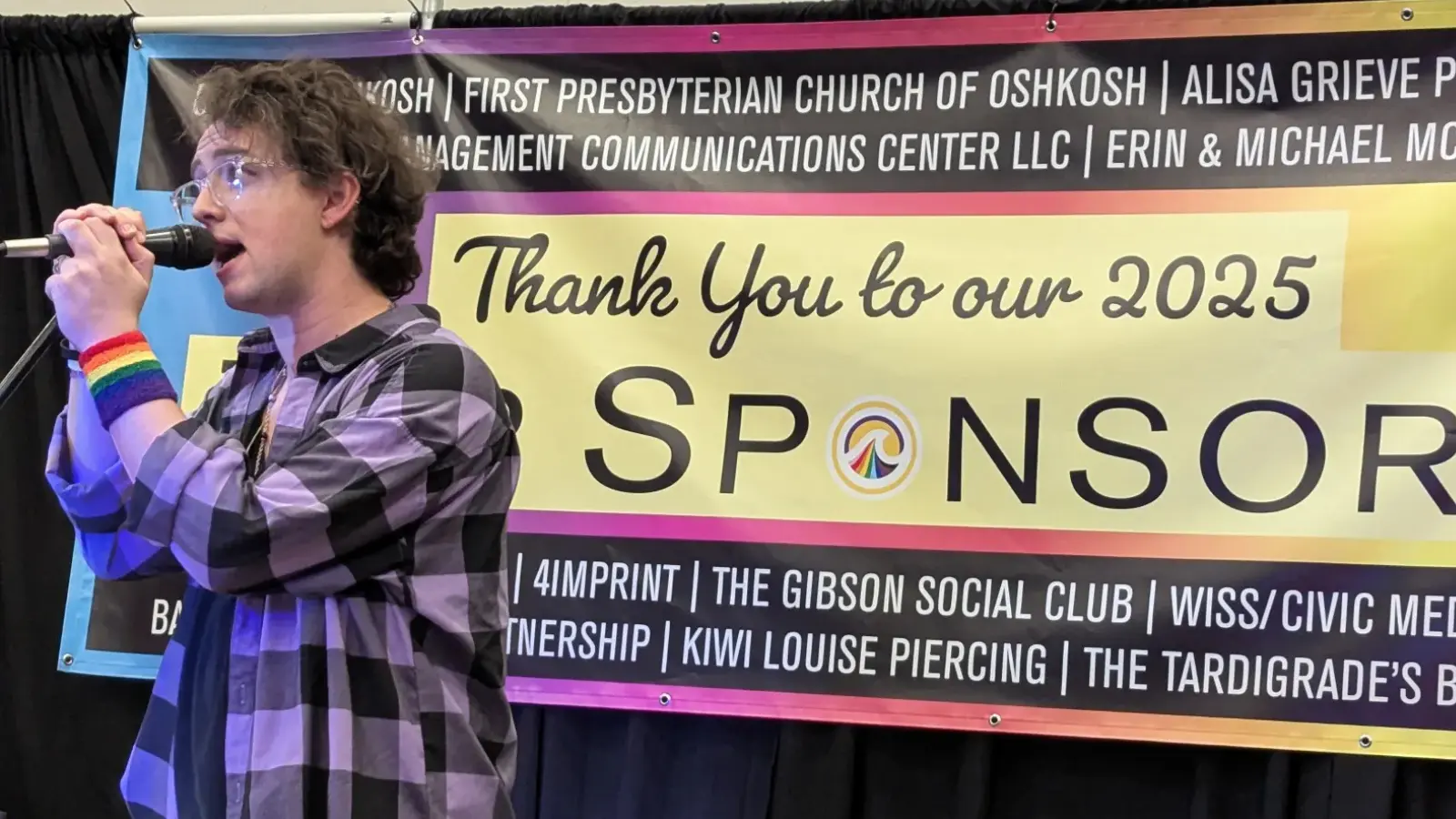 Oshkosh Pride brings over 1400 to Oshkosh Arena