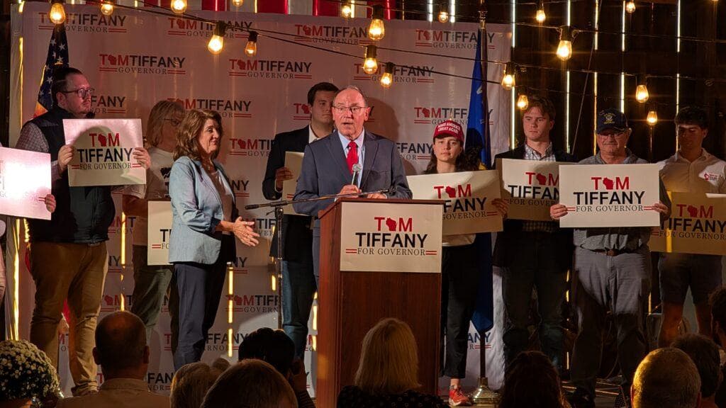 Tiffany seeks to distance himself from Trump, rising gas prices and the Iran war