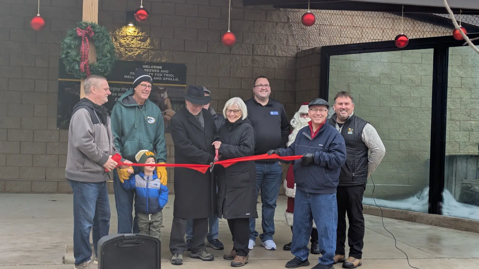 "Bear-y Foxy" event marks opening of Menominee Park Zoo exhibit