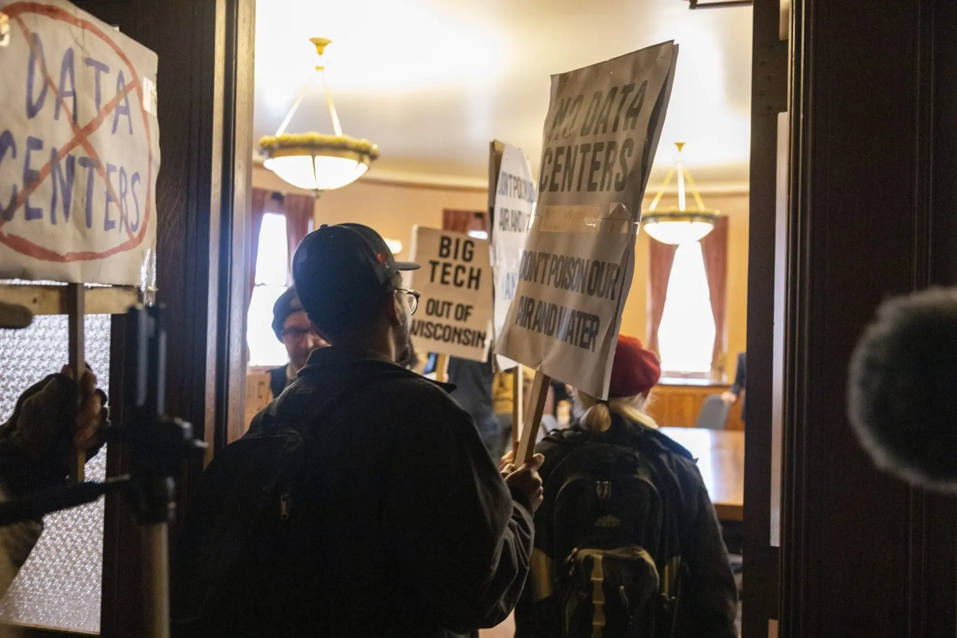 As data centers remain potent political issue, David Crowley offers plan to regulate artificial intelligence in Wisconsin