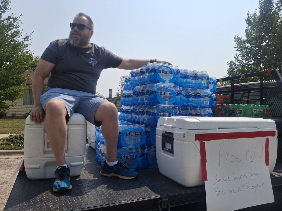 Volunteers mobilize across Fox Cities after tornado