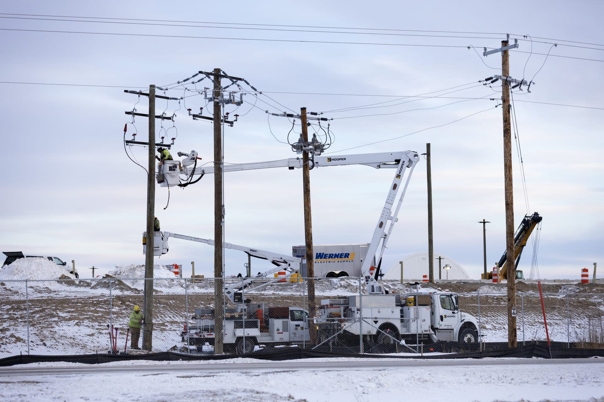 Competition intensifies over who builds Wisconsin’s grid as data centers drive power demand