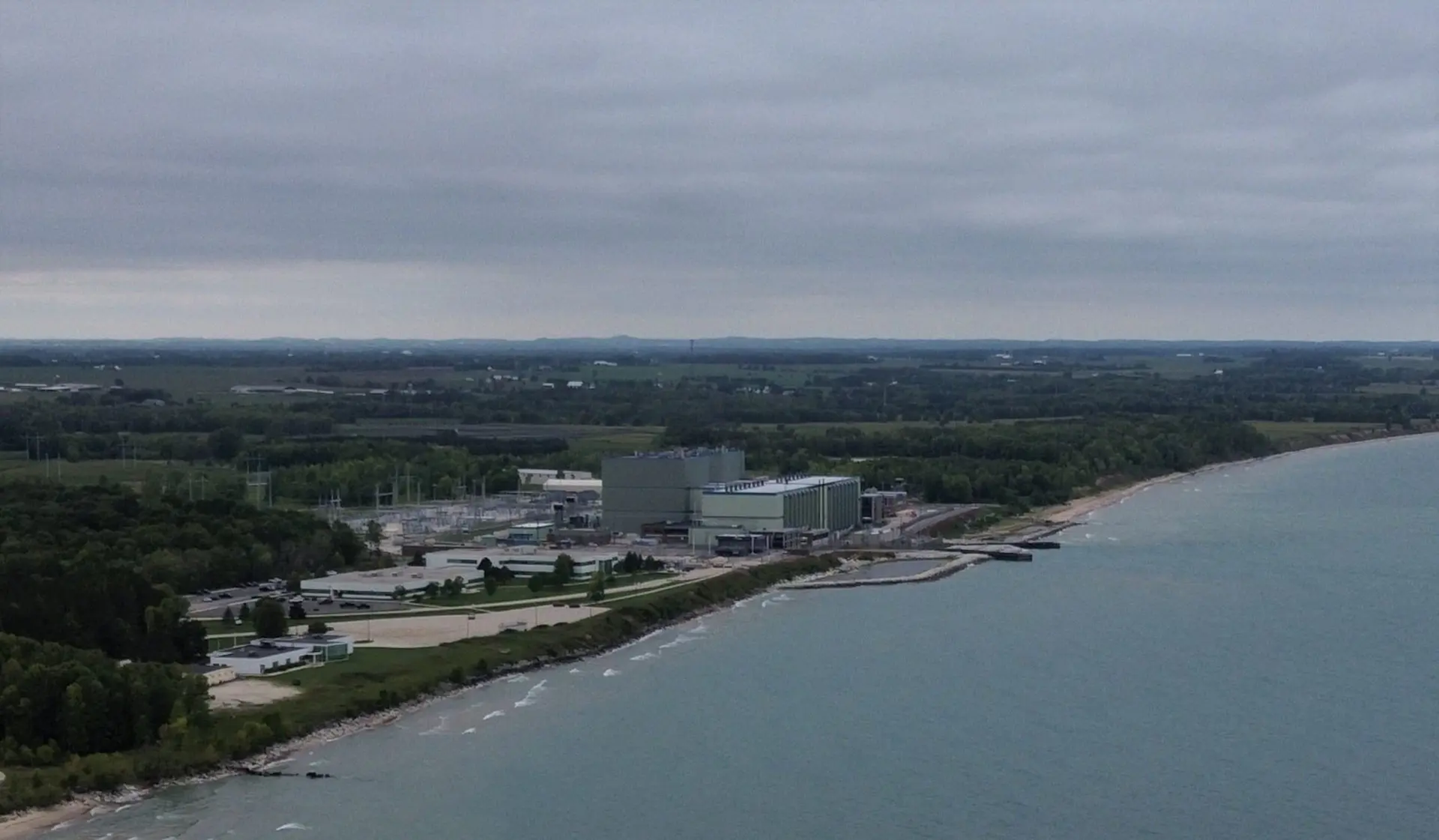 We Energies strikes deal to power Oracle data center with nuclear energy