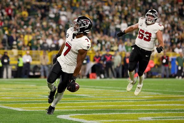 Atlanta Falcons soar to victory over Green Bay Packers at Lambeau Field