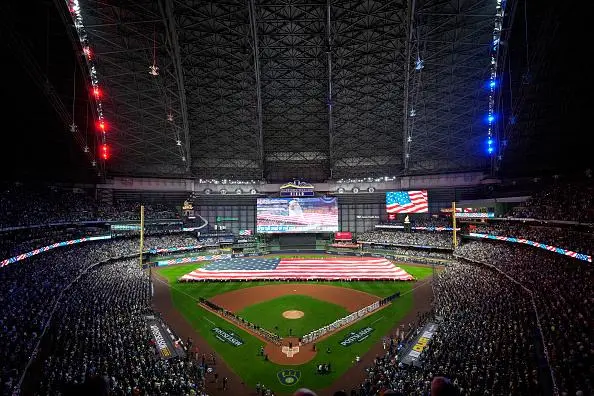 Milwaukee Brewers’ roof aids team to playoff victory over San Diego Padres