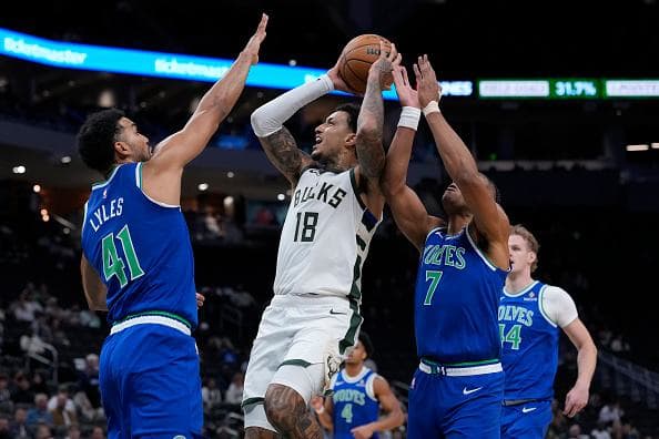 ‘It’s pre season calm down’: Kyle Kuzma claps back at Bucks fan after poor performance