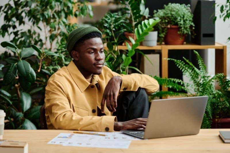 Simple Ways To Improve Air Quality in Your Office