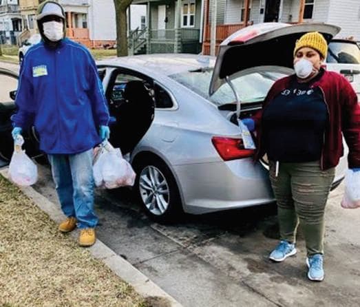 Community Heroes Metcalfe Park Organizers Go Digital with Mass-Texting and Mutual Aid During COVID-19 Crisis