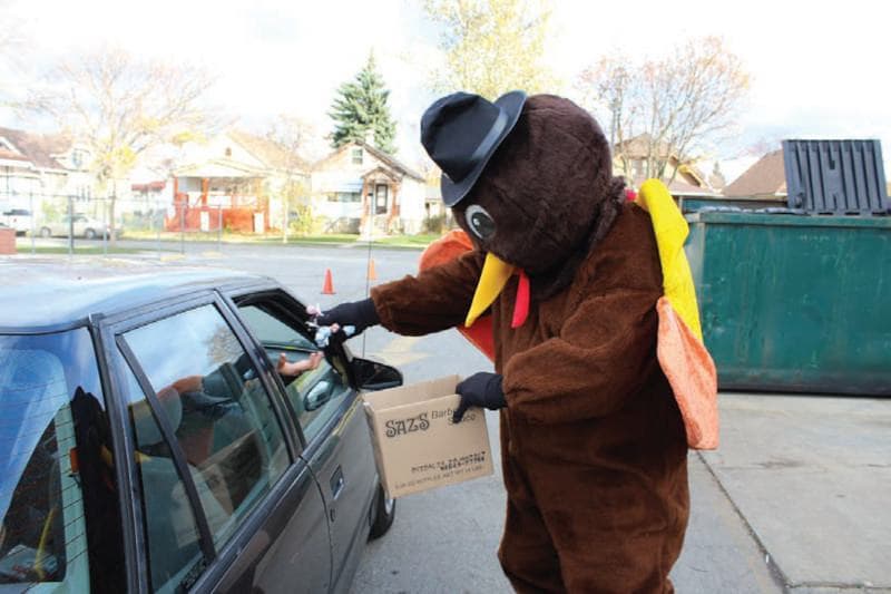 Where to find free Thanksgiving meals in Milwaukee (and how to help your neighbors)