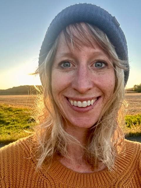 Children's Author Returns to Hometown