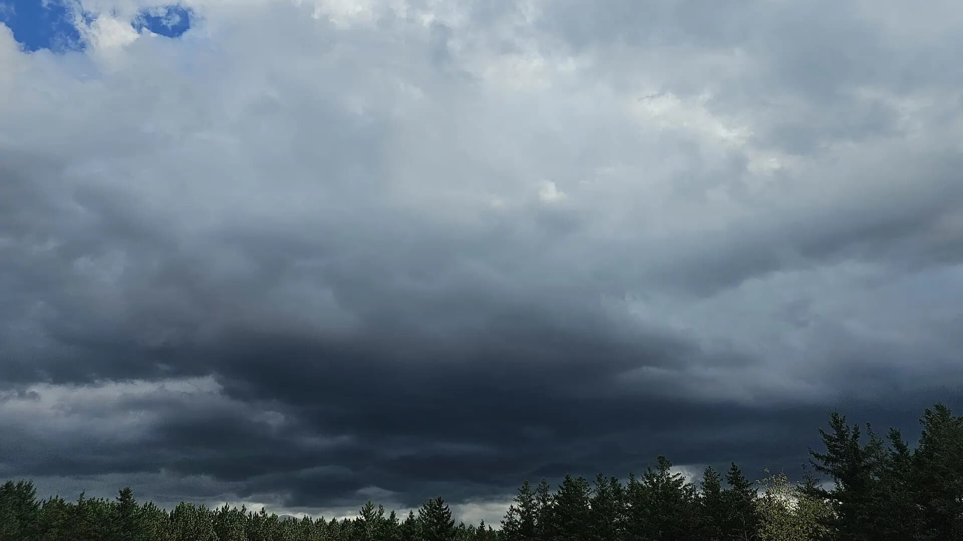 April-like weather in Wisconsin winter, surges in high winds and some storms