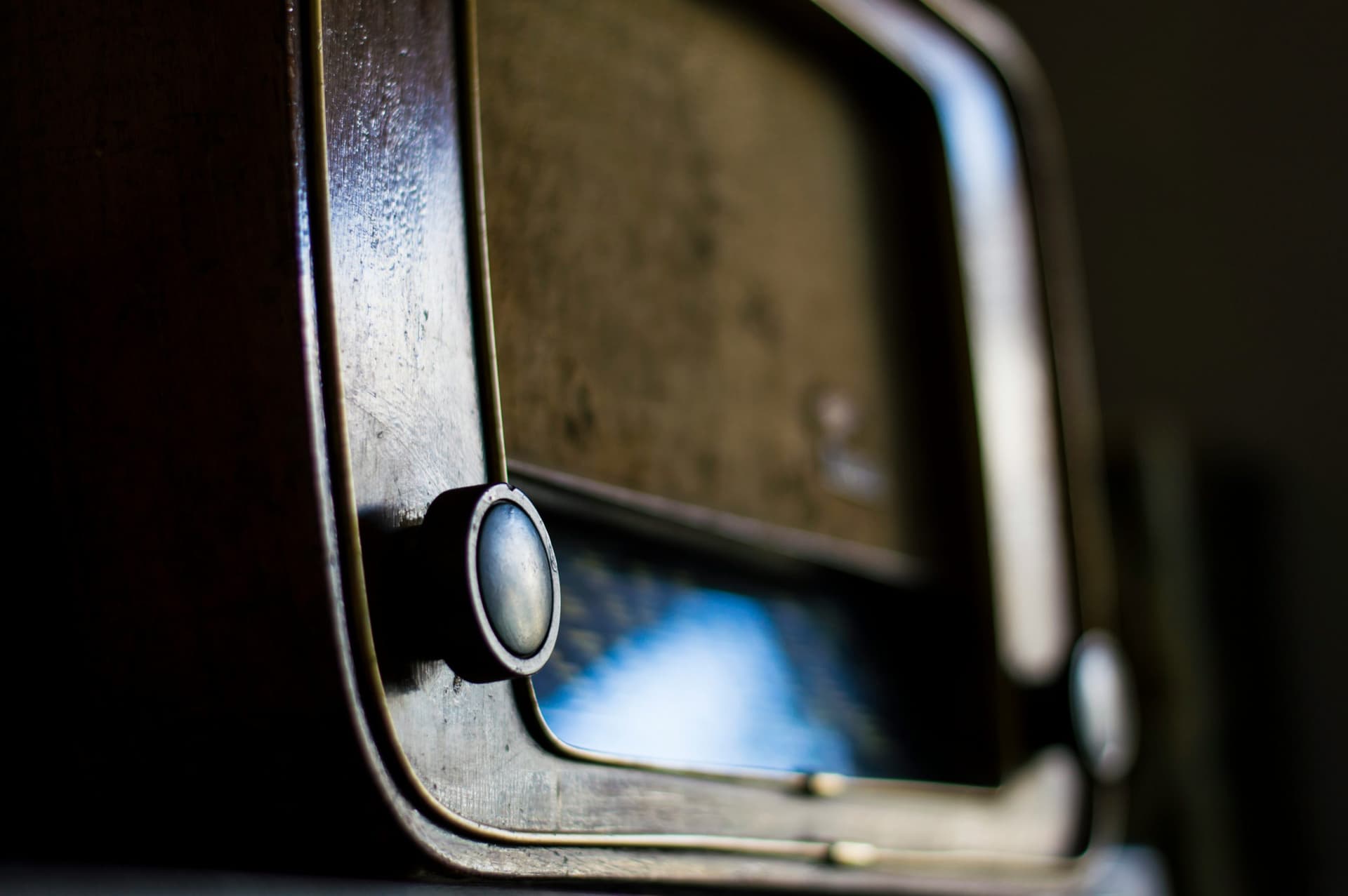WRJN flips back to full-service music station
