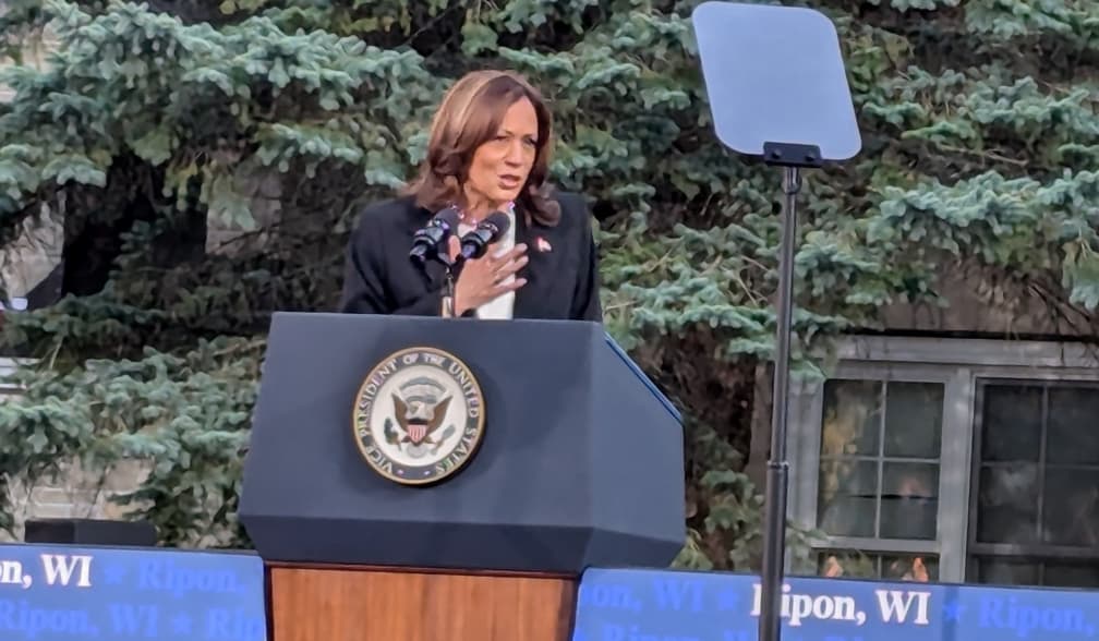 Kamala Harris makes campaign stop in Northeast Wisconsin