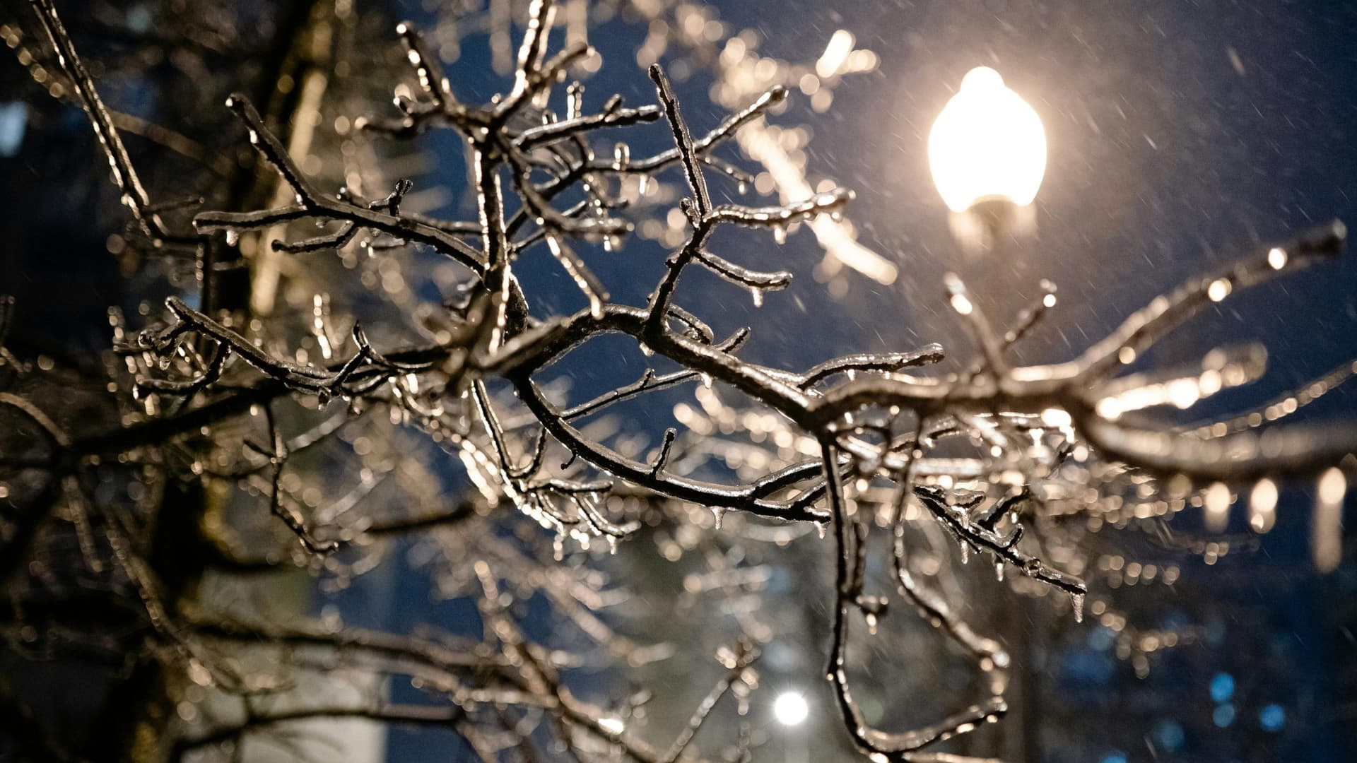 High Heat Followed By Ice and Snow: Mother Nature’s Mood Swings