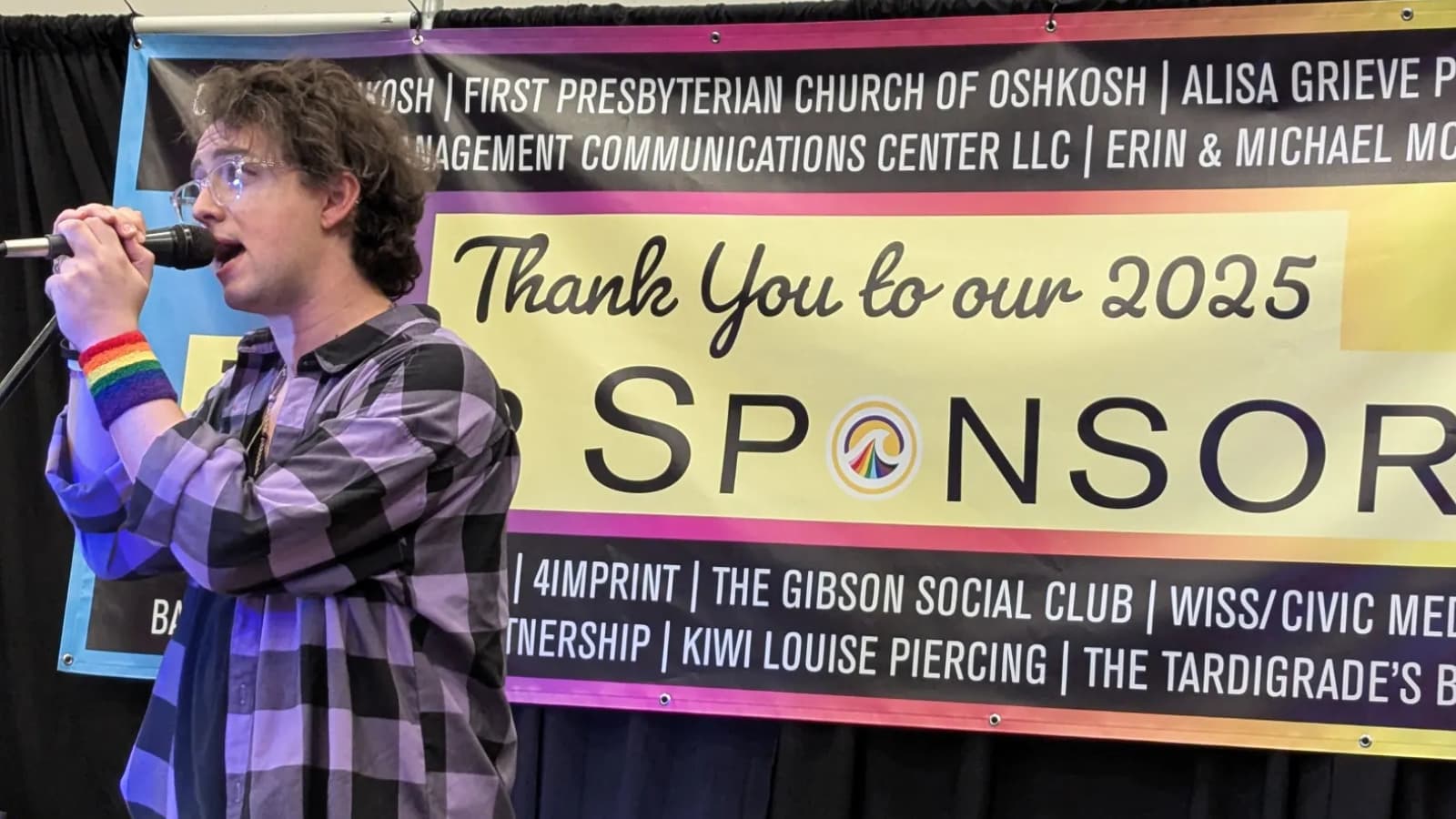 Oshkosh Pride brings over 1400 to Oshkosh Arena