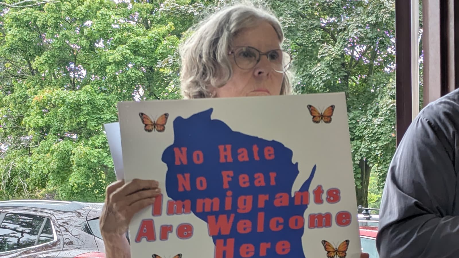 Rally to support immigrants held in Oshkosh on Saturday