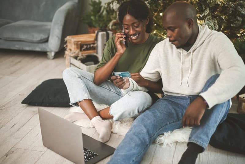 Stay Safe From Holiday Scams