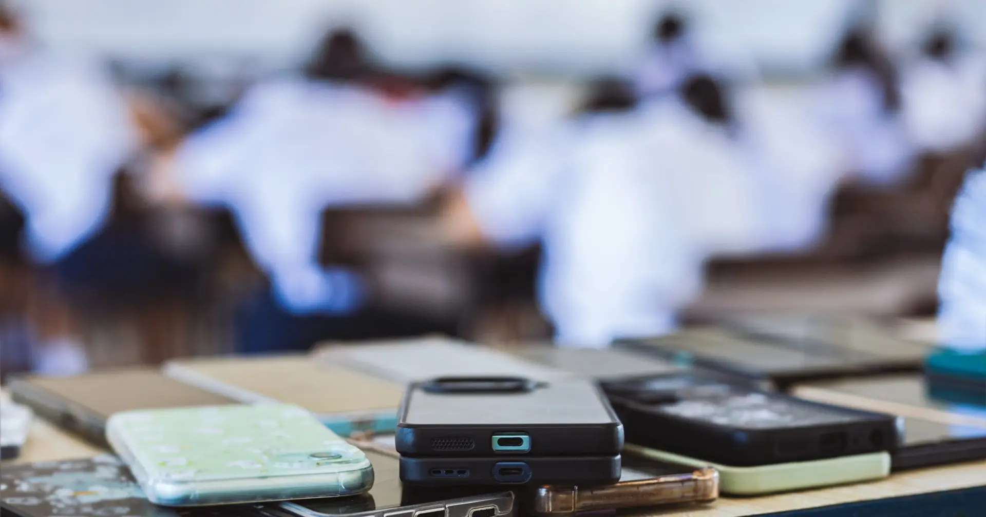 Teachers union calls for tougher tech rules in WI classrooms