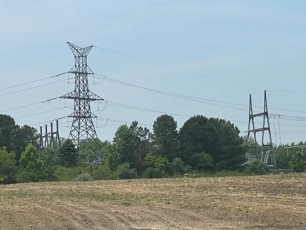 House Republican bill would allow aboveground power lines to use highway rights-of-way