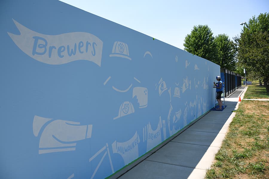 Milwaukee Brewers to unveil new mural in Fitchburg